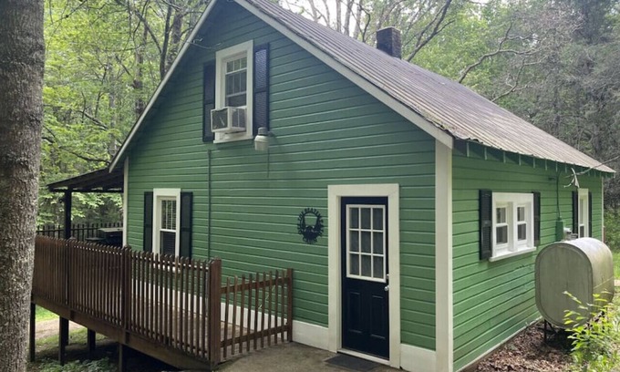 Willis Cabin | Off the Beaten Path by Buffalo Mountain Getaway