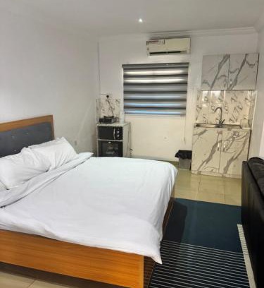 Surulere Apartment | Ogunade Stores Apartment