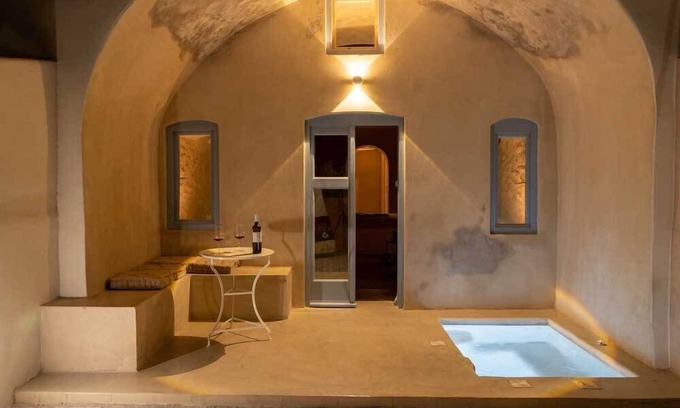 Oia Apartment | OIA CELLARS