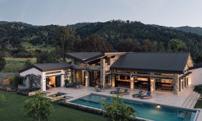 Ojai House | Ojai Valley Luxury - CASA GORO TOPA