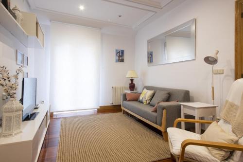 Antiguo Apartment | Olas de Ondarreta - Local Rentss