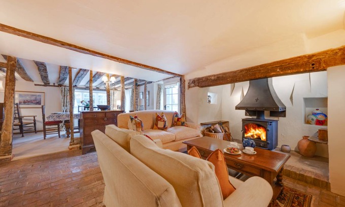 Sissinghurst Cottage | Old Cobblers Cottage at Kings Head House
