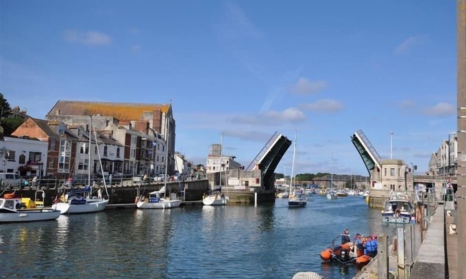 Weymouth Cottage | Old Harbour View