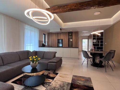 Trnava Apartment | Old Jerusalem Residence