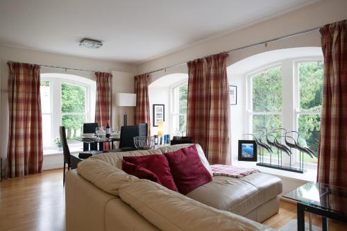 Fort Augustus Apartment | Old School Apartments With A View