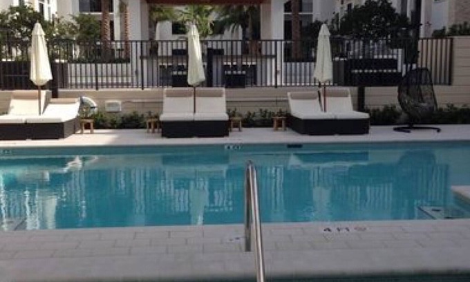 Redevelopment Area Condo | Olde Naples, 600 ft lanai, built in 2015 condo unit w/elevator & secure garage.
