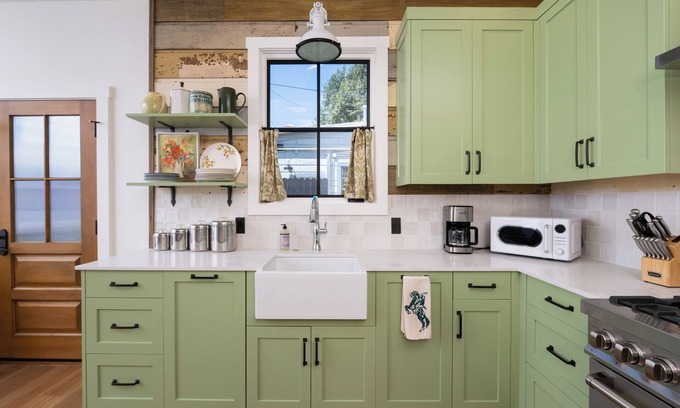 Los Alamos Apartment | Olive residence, located downtown between the Union Hotel and Bells restaurant.