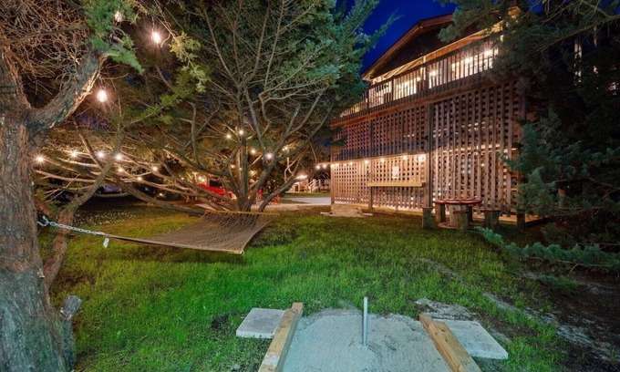 Salvo House | On Special, Oceanside, Less Than 500ft to Beach, Hot Tub, Yard, & Decks