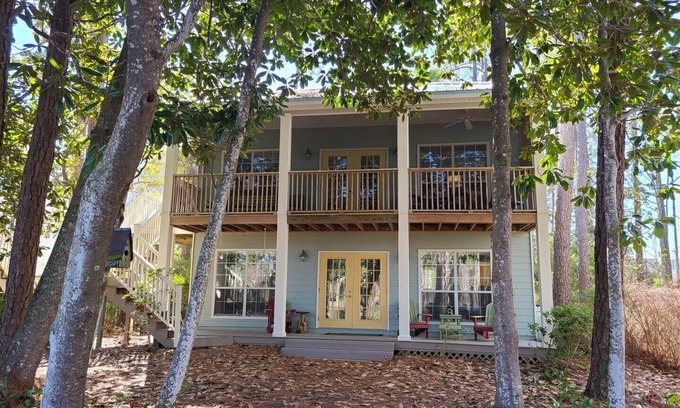Seagrove Beach House | On the Canal, Kayaks, Canal Front, Available Oct 13 - Nov 15!
