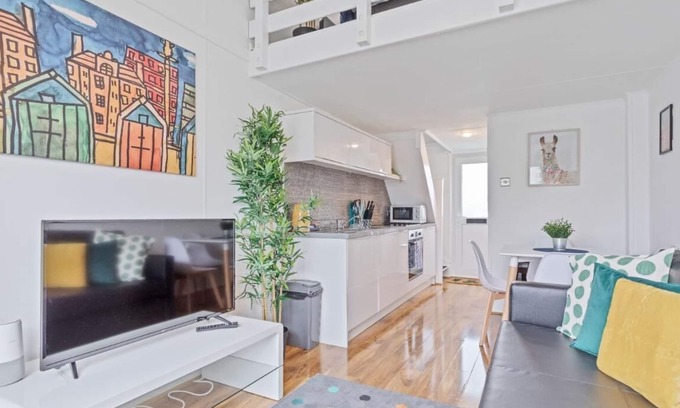 Seafront Apartment | On the Water 2 A One-of-a-Kind Stay | Free Parking | By My Getaways