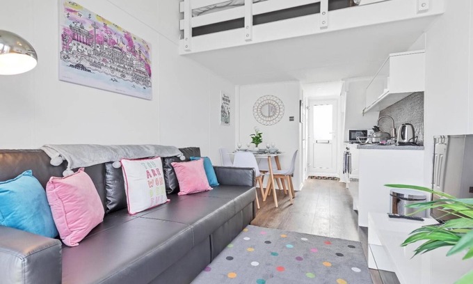 Seafront Apartment | On the Water 3 A One-of-a-Kind Stay | Free Parking | By My Getaways