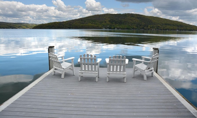 Hammondsport House | On-the-Water Romantic Cabin Breathtaking View Beach Fire Pit! Oct-Nov Availabity