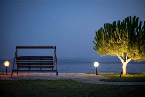 Nikita Apartment | On the wave studios Spitakia sto kyma