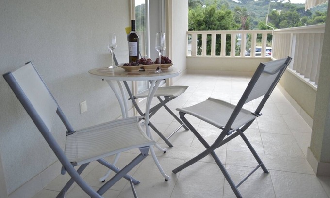 Promajna Apartment | One bedroom apartment with terrace Promajna, Makarska (A-17160-a)