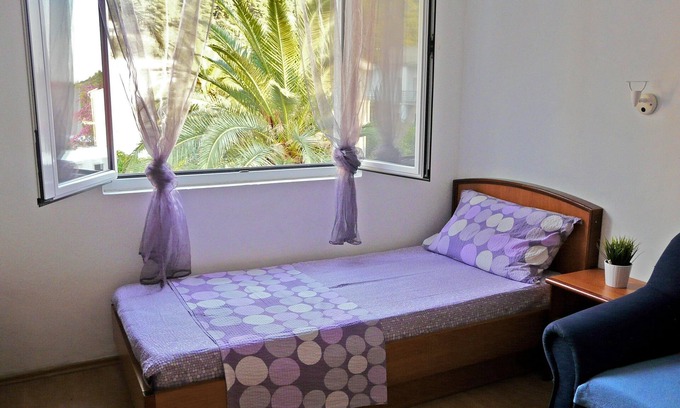 Drvenik Apartment | One bedroom apartment with balcony and sea view Drvenik Donja vala, Makarska (A-6756-a)