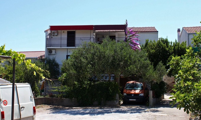 Sucuraj Apartment | One bedroom apartment with balcony and sea view Sućuraj, Hvar (A-6732-a)
