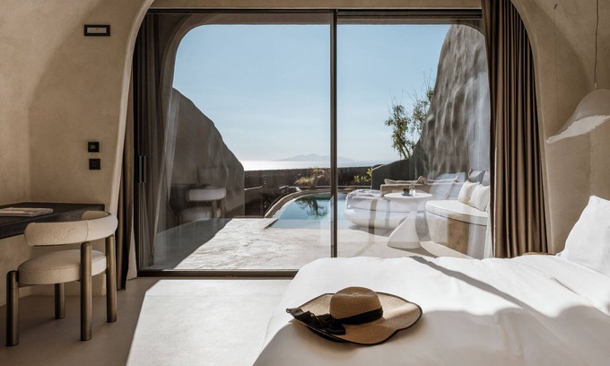 Imerovigli Hotel | One of One Hotel