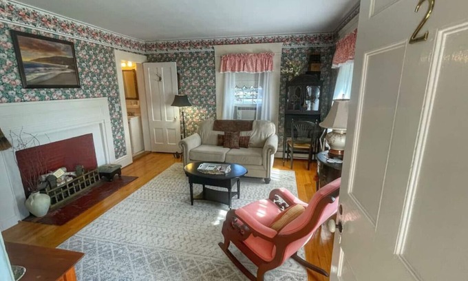 Trenton Hotel | Open Hearth Inn Suite 2 - 10 min to Acadia!