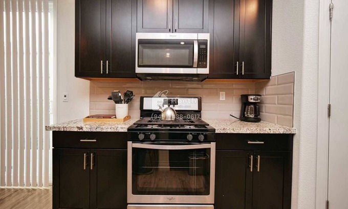 Folsom House | Opulence on Sunny Gate Ln