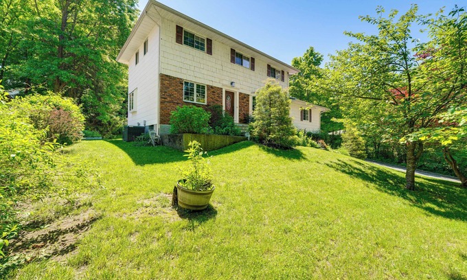 Ossining House | Ossining Vacation Rental Near River, Trails & MTA!