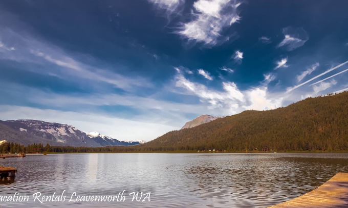 Leavenworth House | Otter Chalet on Fish Lake