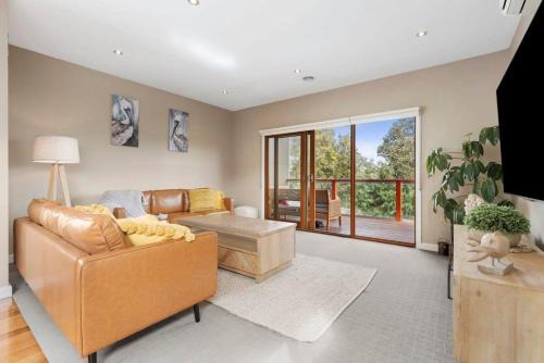 Ocean Grove House | Over the dunes to the beach in seconds