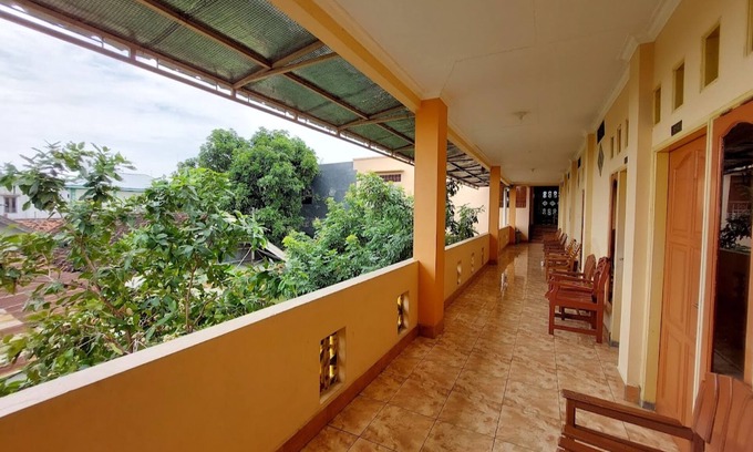 Mataram Hotel | OYO 93757 Rasya Homestay Near SD Negeri 6 Mataram