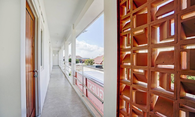 Dinoyo Hotel | OYO 94766 Tapak Liman Syariah