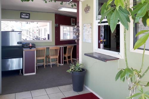 Clovis Hotel | OYO Hotel Kings at Clovis