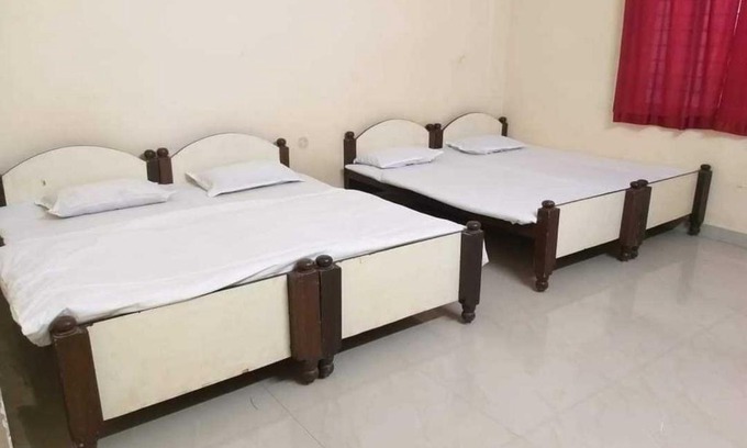 Patan Hotel | OYO Hotel Pitra Chaya Niketan