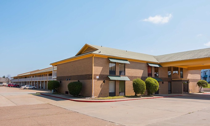 Texarkana Hotel | OYO Hotel Texarkana Trinity AR