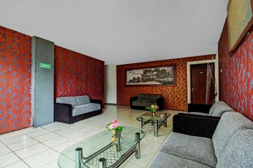 Sidomulyo Hotel | OYO Life 90071 Paralayang View