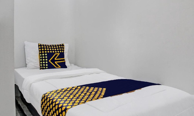 Tanjung Karang Hotel | OYO Life 92509 Maulana Guest House Simpur