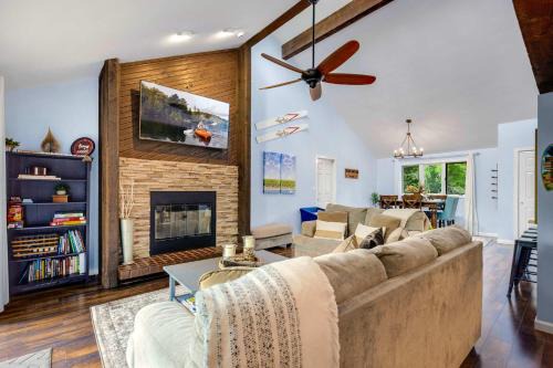 Osage Beach House | Ozark Escape - Enjoy Resort-Style Fun