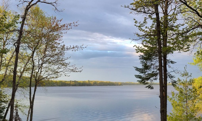 Birchwood House | Ozzie's Lakehouse - Comfy and cozy, with amazing lake views!