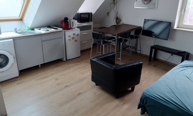 Neudorf Ouest Apartment | #p55 : 3 Pièces Lumineux et Calme sur les Toits à Neudorf Proche Centre Ville