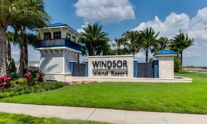 Davenport House | Pacific Brand New 5BR TH Pool in Windsor Island