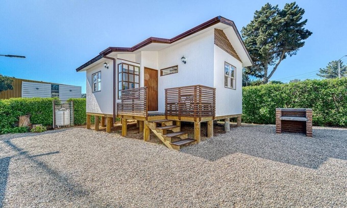 Algarrobo Cabin | Pacific Cabin 2B W/Wifi, Smart TV & Parking.