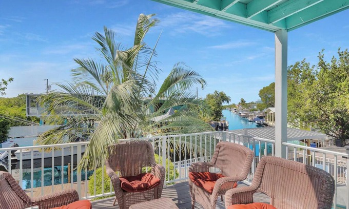 Long Key Hotel | Pair of 3BR Townhouse w/Full Kitchen, Balconies, Pool & Resort Amenities!