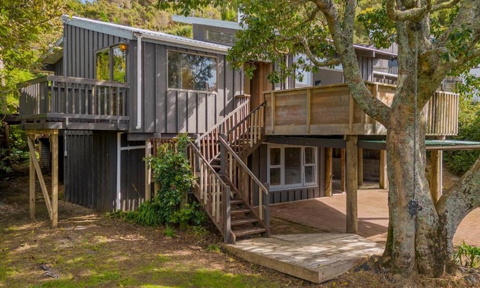 Tairua House | Paku View Retreat - Tairua Holiday Home