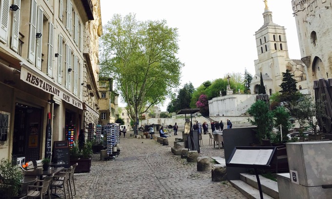 Avignon City Centre Apartment | Palace Square of the Popes Magnificent Apartment of 250 m2 with private entrance