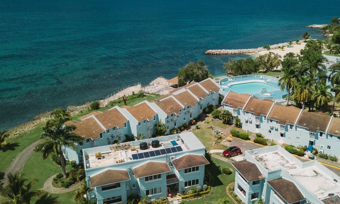 Orange Bay House | Palm Point - 2/2 Townhouse Steps from the Beach
