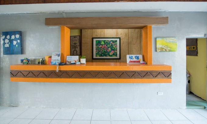 Big Beach House | Palm Tree Hotel