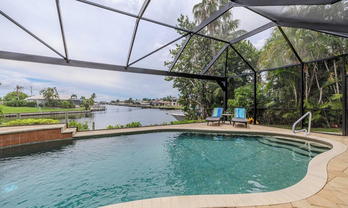 Pelican Villa | Palm Villa - Southern Exposure - 4bed/3bath - Quiet area