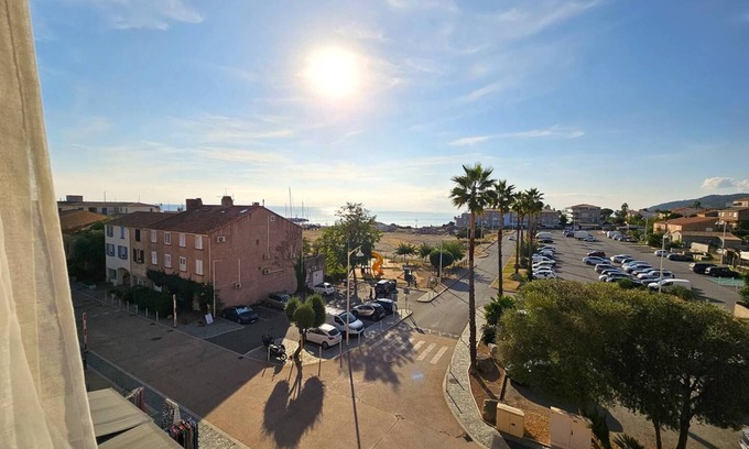 Solenzara Apartment | Palmeraie 130- sea view- beach and shops on foot