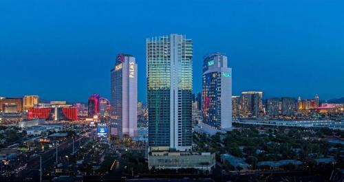 Las Vegas Apartment | Palms Place- Strip View- High floor- Free parking
