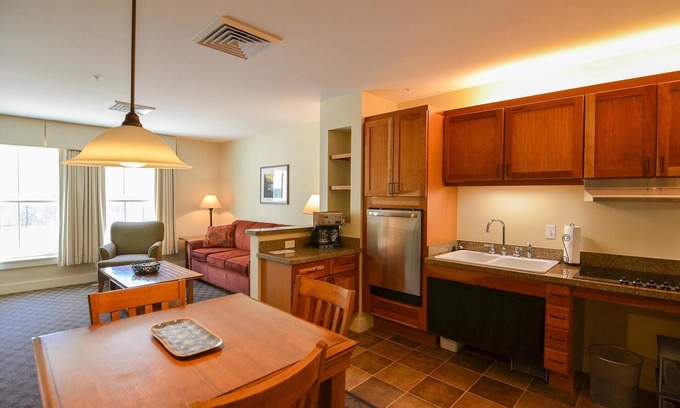 Ludlow Apartment | Pamper Yourself at Jackson Gore