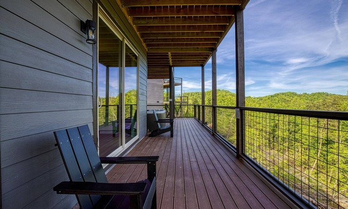 Gatlinburg - Pigeon Forge Cabin | Panoramic Paradise 4 Bedroom Cabin by RedAwning