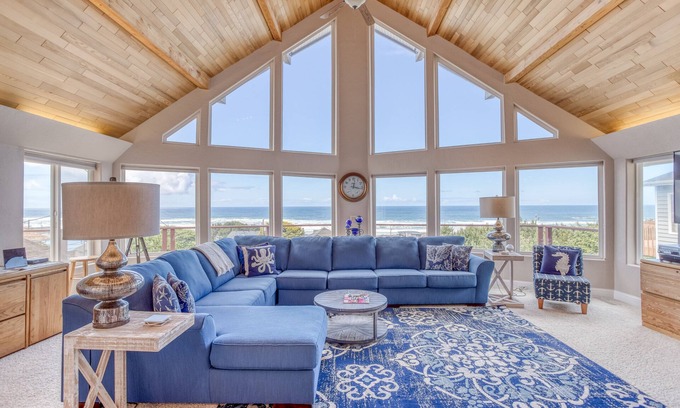 Roads End House | Panoramic Roads End Ocean Views, Deluxe Bedrooms and Dog Friendly