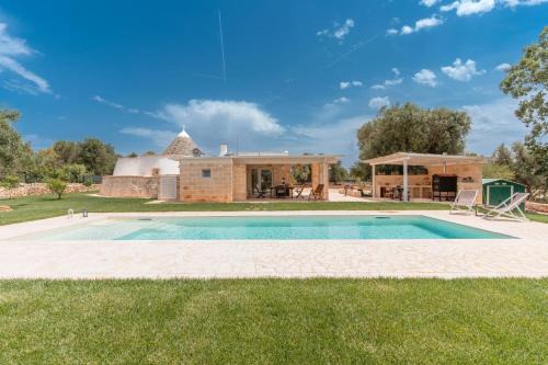 San Michele Salentino House | Panoramic Trullo Tramonto With Pool
